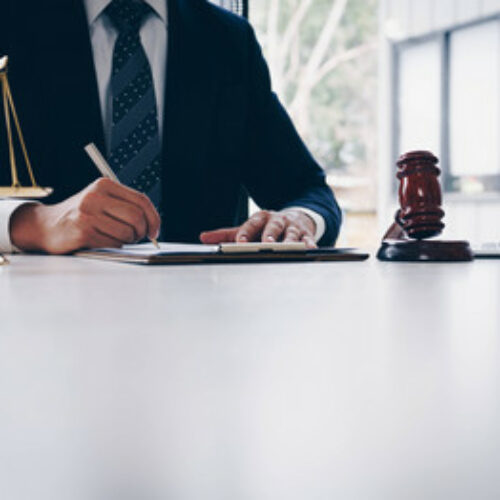 Kancelaria prawna – czym się zajmuje i czy warto z niej skorzystać?