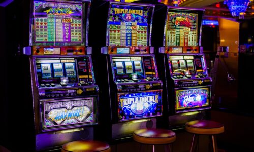 Czym są sloty casino Drops & Wins?