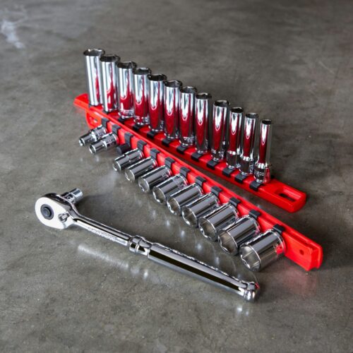 Klucz dynamometryczny elektroniczny i wskazówkowy – najważniejsze różnice