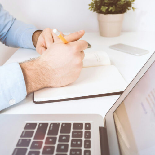 Kiedy warto przekształcić jednoosobową działalność w spółkę? Analiza korzyści i kosztów